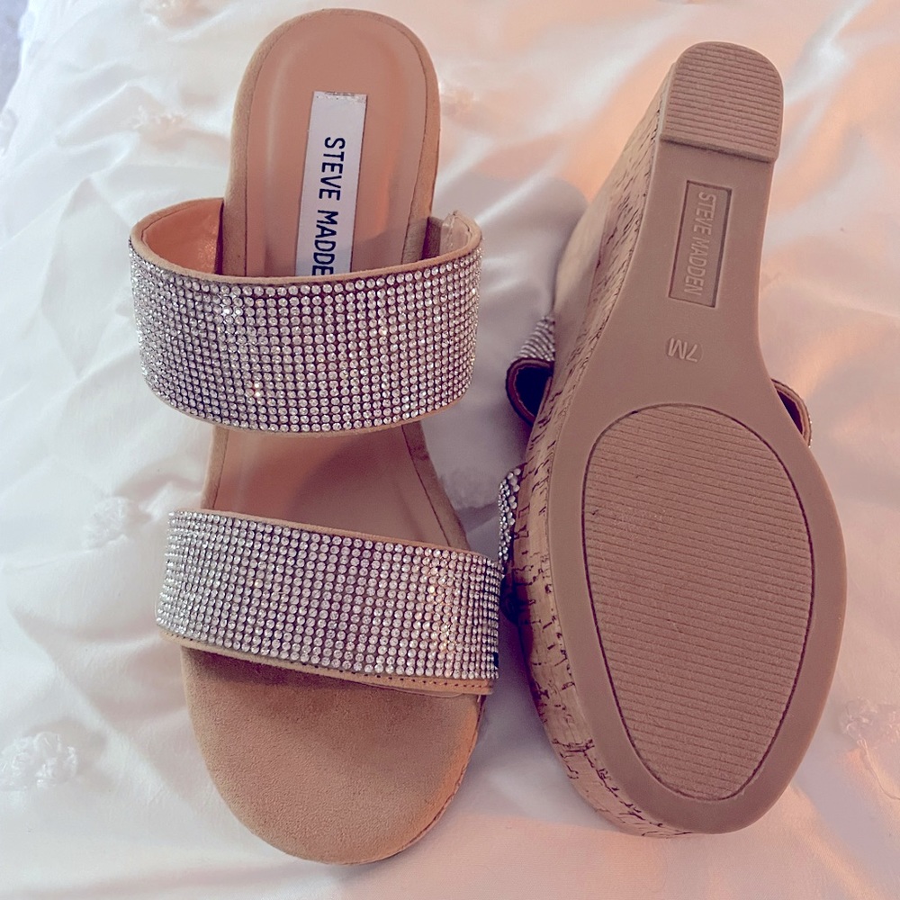 New Steve Madden wedge sandals w Crystal detail